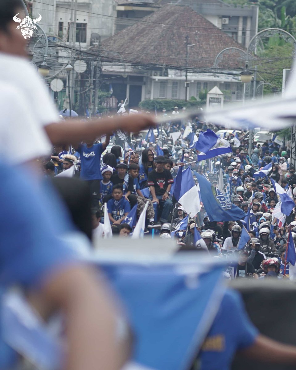 officialvpc's tweet photo. H4JAT, BERAKHIR!

Hari kemarin kita rayakan perjuangan dan kemenangan. 

Terima kasih Persib, kalian adalah kebanggaan kebanggaan Bobotoh, kebahagiaan bersama!

SUPREMACY
⭐⭐⭐⭐ https://t.co/sqFOCN0vQW