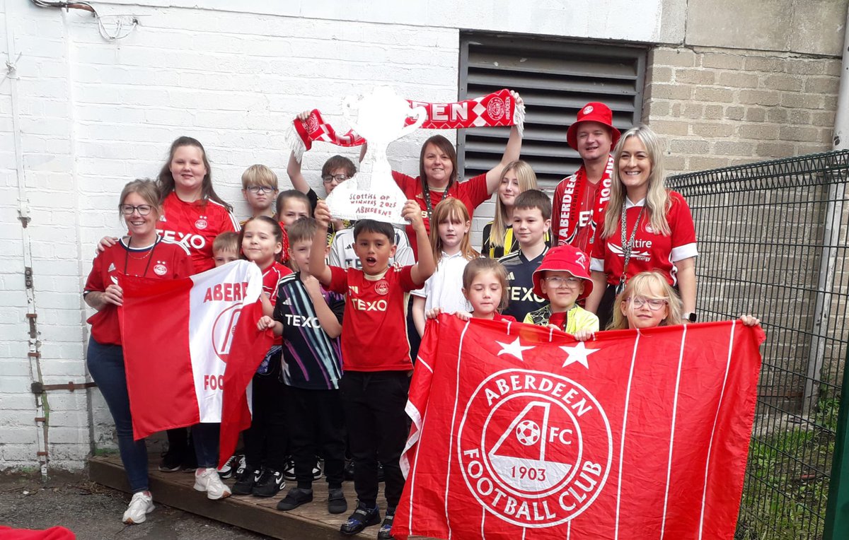 Congratulations to <a href="/AberdeenFC/">Aberdeen FC</a> on winning the Scottish Cup on Saturday. Today we invited pupils to dress in red and white to celebrate.