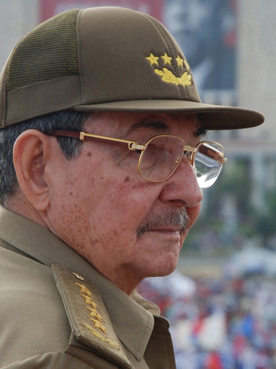 "Mientras mayores peligros, más exigencia, más disciplina y unidad, pero no la unidad a cualquier precio sino basaba en principios"

Raúl 

#UnidosXCuba