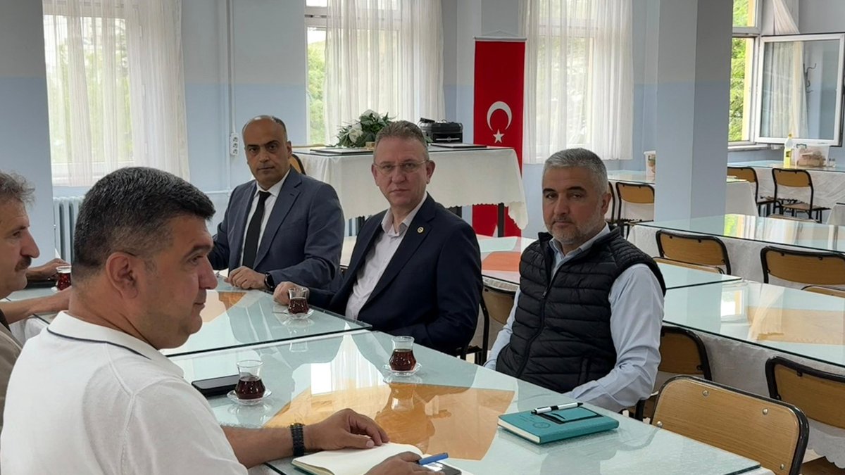 ttsoorg's tweet photo. 📌 Tavşanlı Mesleki ve Teknik Anadolu Lisesi Proje Yürütme Kurulu toplantımıza Milletvekilimiz Sn. Mehmet Demir’i misafir ettik.

🎯 Yürütülen projeler ve gelecek planları ele alındı.

Katkı sunan tüm paydaşlarımıza teşekkür ederiz.
#TavşanlıMTAL #EğitimdeİşBirliği #ProjeOkulu https://t.co/lwlW4wBbZS