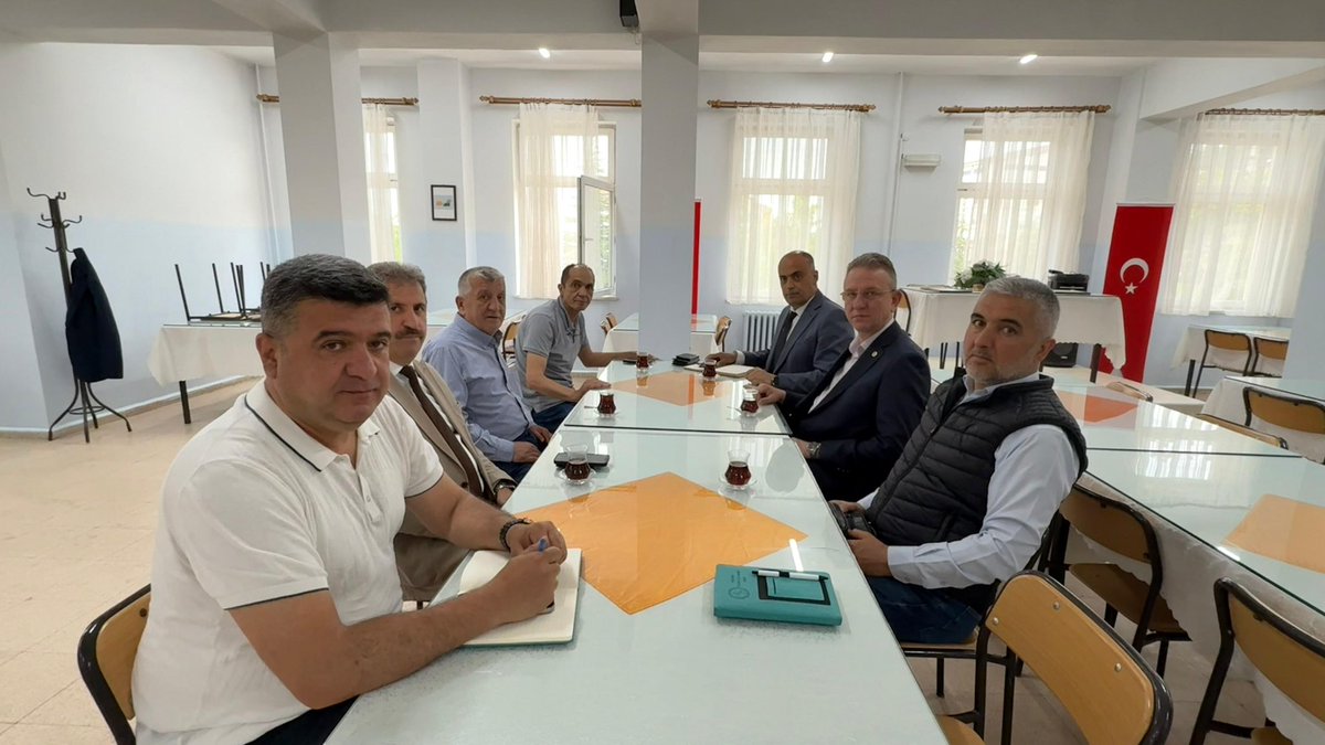 ttsoorg's tweet photo. 📌 Tavşanlı Mesleki ve Teknik Anadolu Lisesi Proje Yürütme Kurulu toplantımıza Milletvekilimiz Sn. Mehmet Demir’i misafir ettik.

🎯 Yürütülen projeler ve gelecek planları ele alındı.

Katkı sunan tüm paydaşlarımıza teşekkür ederiz.
#TavşanlıMTAL #EğitimdeİşBirliği #ProjeOkulu https://t.co/lwlW4wBbZS
