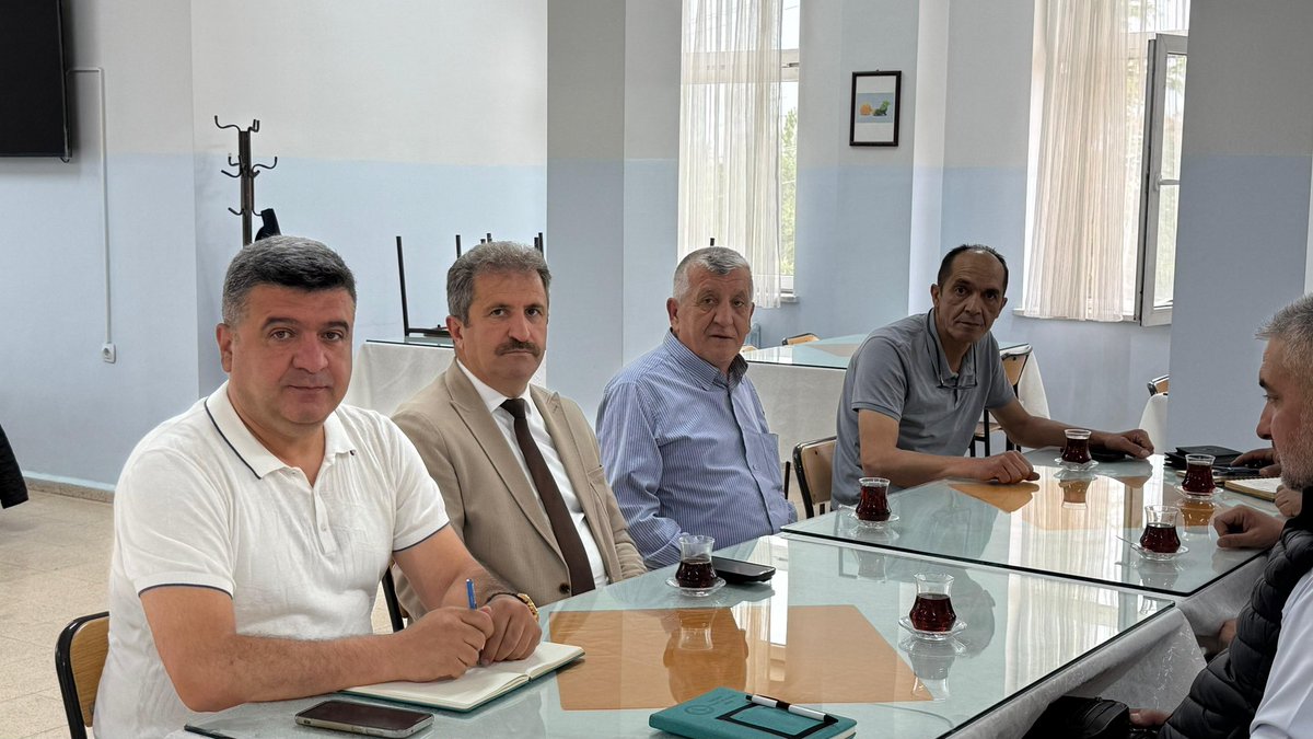 📌 Tavşanlı Mesleki ve Teknik Anadolu Lisesi Proje Yürütme Kurulu toplantımıza Milletvekilimiz Sn. Mehmet Demir’i misafir ettik.

🎯 Yürütülen projeler ve gelecek planları ele alındı.

Katkı sunan tüm paydaşlarımıza teşekkür ederiz.
#TavşanlıMTAL #EğitimdeİşBirliği #ProjeOkulu