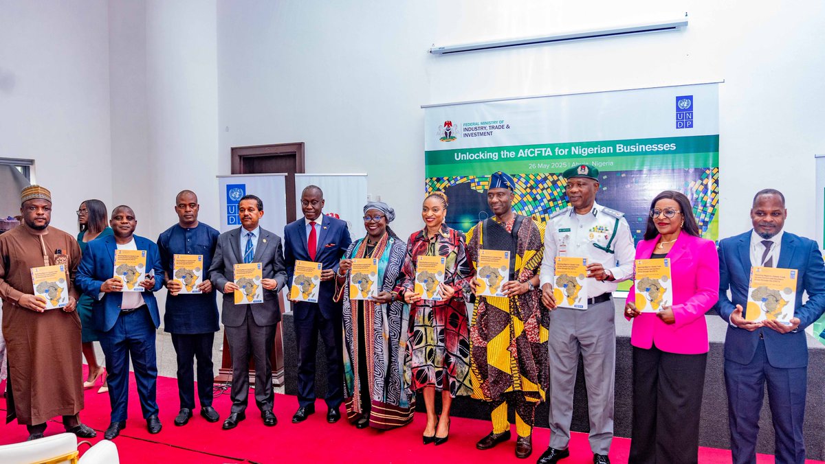 UNDPNigeria's tweet photo. What an exciting week for #AfricanBusiness owners!

From the flag off of the East/Southern Africa cargo airfreight corridor to the launch of the #MarketIntelligenceTool (MIT). 

This tool gives entrepreneurs the  information they need to trade smarter, &amp; compete fairly. https://t.co/ngN4aLFht6