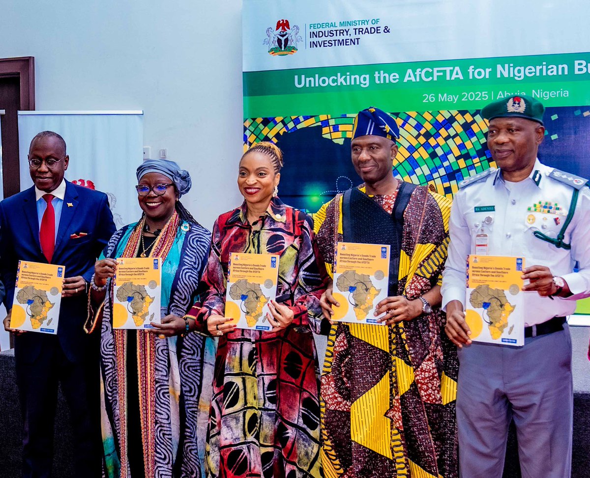 UNDPNigeria's tweet photo. What an exciting week for #AfricanBusiness owners!

From the flag off of the East/Southern Africa cargo airfreight corridor to the launch of the #MarketIntelligenceTool (MIT). 

This tool gives entrepreneurs the  information they need to trade smarter, &amp; compete fairly. https://t.co/ngN4aLFht6