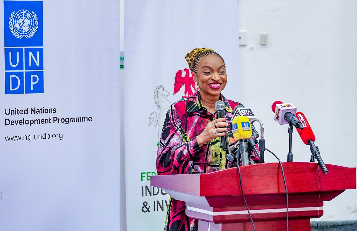 UNDPNigeria's tweet photo. What an exciting week for #AfricanBusiness owners!

From the flag off of the East/Southern Africa cargo airfreight corridor to the launch of the #MarketIntelligenceTool (MIT). 

This tool gives entrepreneurs the  information they need to trade smarter, &amp; compete fairly. https://t.co/ngN4aLFht6