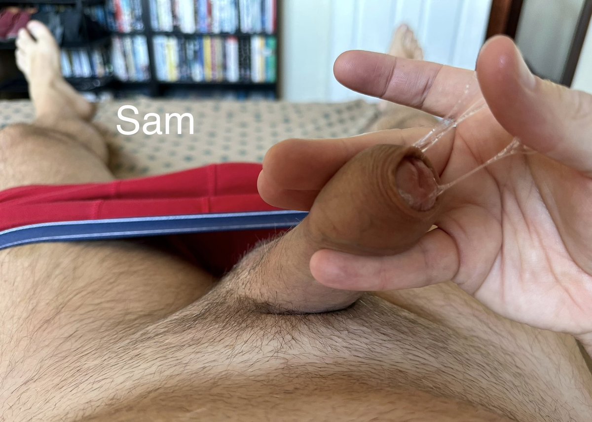 Slippery and sticky precum strings, tastes good too! 👅
#uncut #foreskin #precum