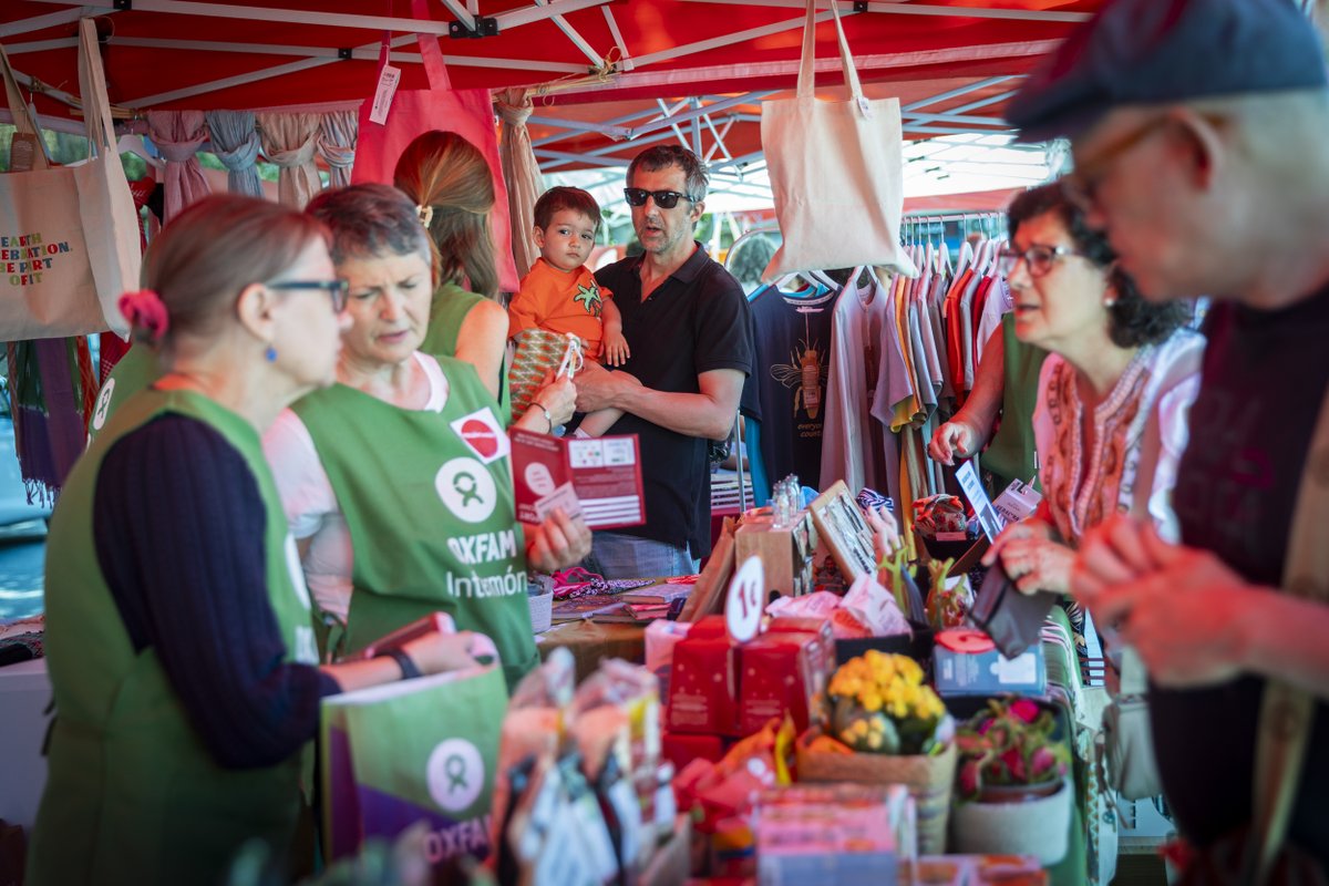 ¡Gracias, gracias y gracias! ❤️

No podemos estar más felices por la buena acogida que tuvo ayer nuestro #ComboiJust en la Plaza Patraix, ¡primera vez que montamos allí!

Gracias por acercaros y participar del #ComercioJusto y de la defensa de los derechos humanos 🫂