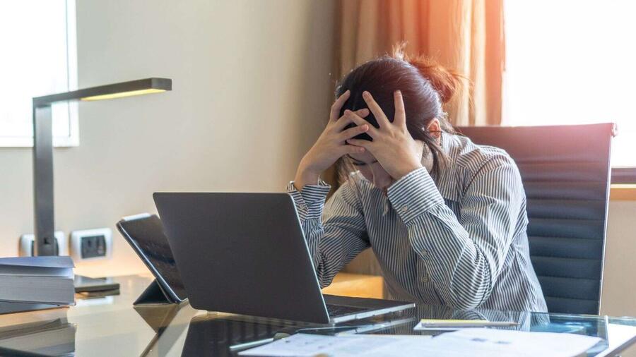 Les personnes travaillant plus de 52 h par semaine seraient atteintes d'altérations structurelles du cerveau limportant.fr/infos-sante/5/… <a href="/fadouce/">fabienne billat</a>