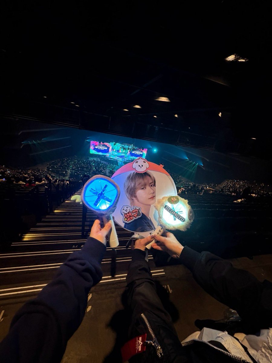 Beomgyu73's tweet photo. 女神様が現れオーラスの奇跡が舞い降りた♥️
様々な試練もあったACT : PROMISE🌟
5人揃った圧巻のステージは常に最高を更新する感動と美しい瞬間♥️
眩ゆい幸せと大きな愛をありがとう♥️
叶えたい約束✨
東京ドームで笑顔満開のボムギュに会いたい
#TXT_TOUR_ACTPROMISE
#ACT_PROMISE_EP2_FINALE https://t.co/DbzlhYSV2F
