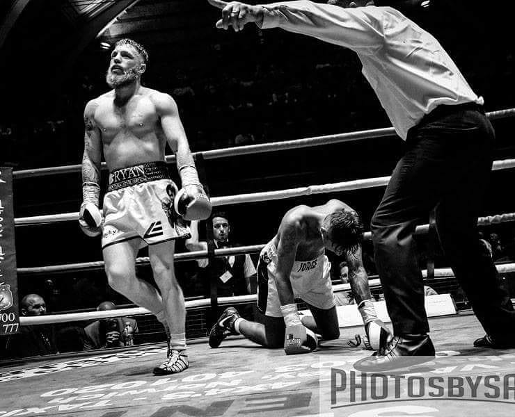 7 years ago today at the Corn exchange in Ipswich 

Ray Moylette moved to 10-0 as a pro with a 7th round stoppage of Jorge Moreno

This was Ray's 10th fight in 14 months of being a pro 

He signed off on a 17 fight career in Castlebar last March with a win over Reuquen Cona