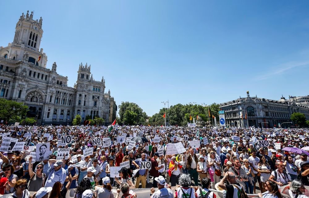 Hay que seguir defendiendo a la sanidad pública, especialmente en Madrid.
