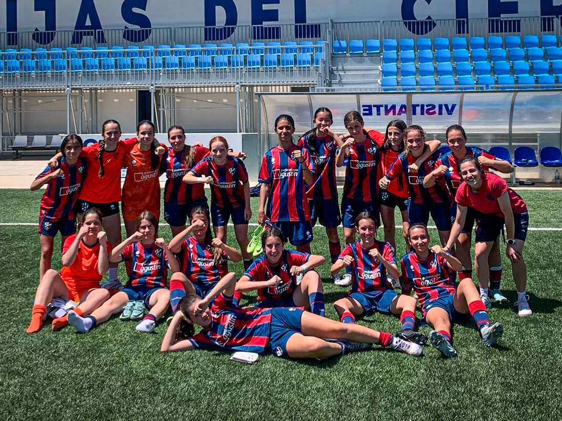 SDHuescaFem's tweet photo. ¡Gran victoria del 𝙥𝙧𝙞𝙢𝙚𝙧𝙖 𝙧𝙚𝙜𝙞𝙤𝙣𝙖𝙡 en el Mudéjar!
 
1⃣-4⃣

🆚 Zaragoza CFF
🏆 Jornada 29
🏟️ CMF Mudéjar
⚽️  Luna Otal (x3) y Lola Xu

¡Con este hat-trick, Luna ha anotado once goles en liga!

¡𝙂𝙧𝙖𝙣 𝙩𝙧𝙖𝙗𝙖𝙟𝙤! 

🙌💙❤️

#CanteraSDHfem https://t.co/qUPXQm8w0x