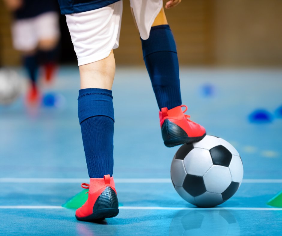 ⚽📚 ¿Sabías que ahora puedes estudiar Fútbol Sala con nosotros? En Formación, Deporte y Empleo, te ofrecemos cursos de Técnico Deportivo homologados, con opciones de financiación. ¡Haz crecer tu futuro deportivo! #FútbolSala #FormaciónDeportiva #CursosDeFútbol
