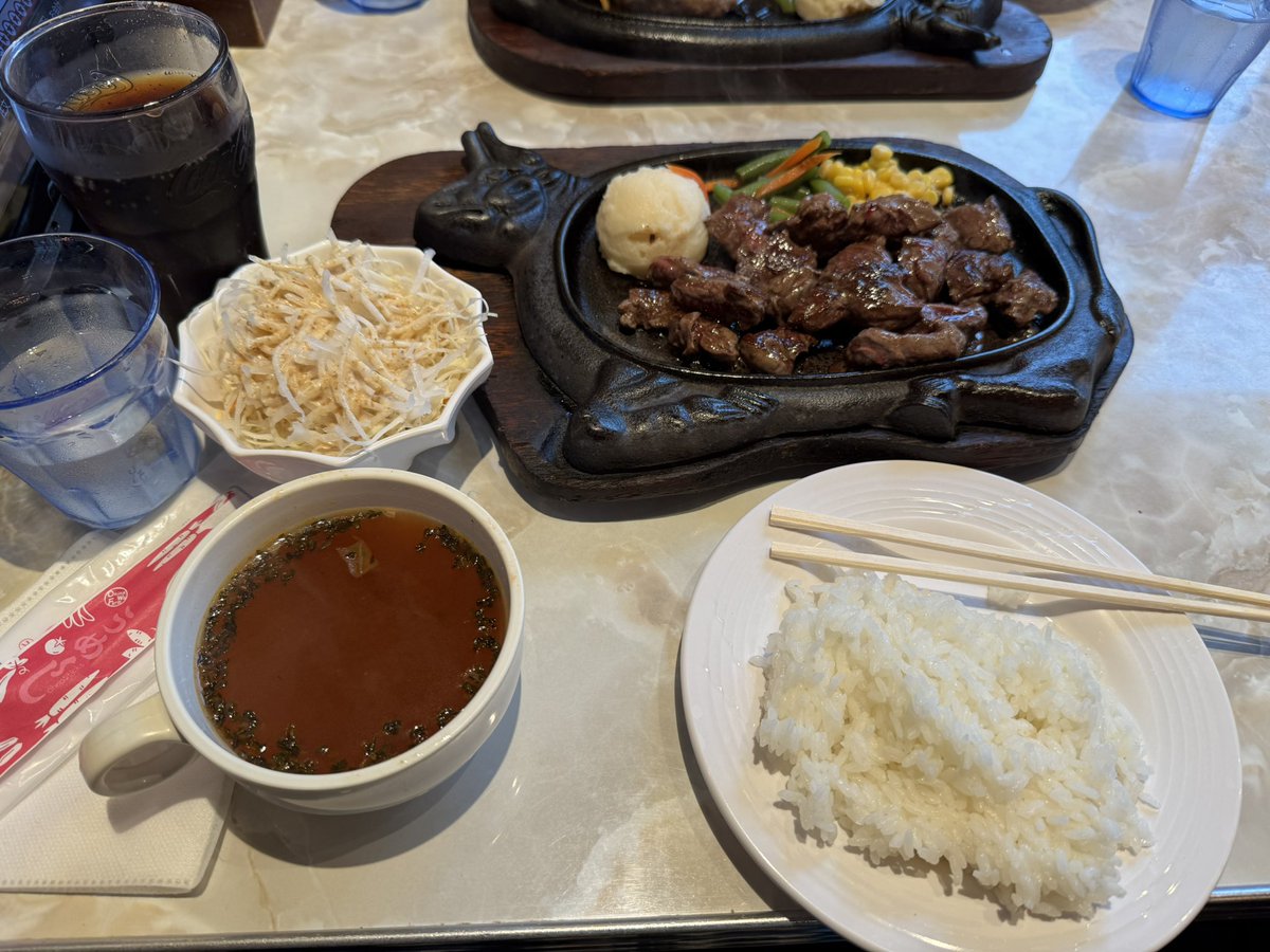 dayo_gitune's tweet photo. 沖縄を満喫中やで〜 https://t.co/QhJFrT0YBB