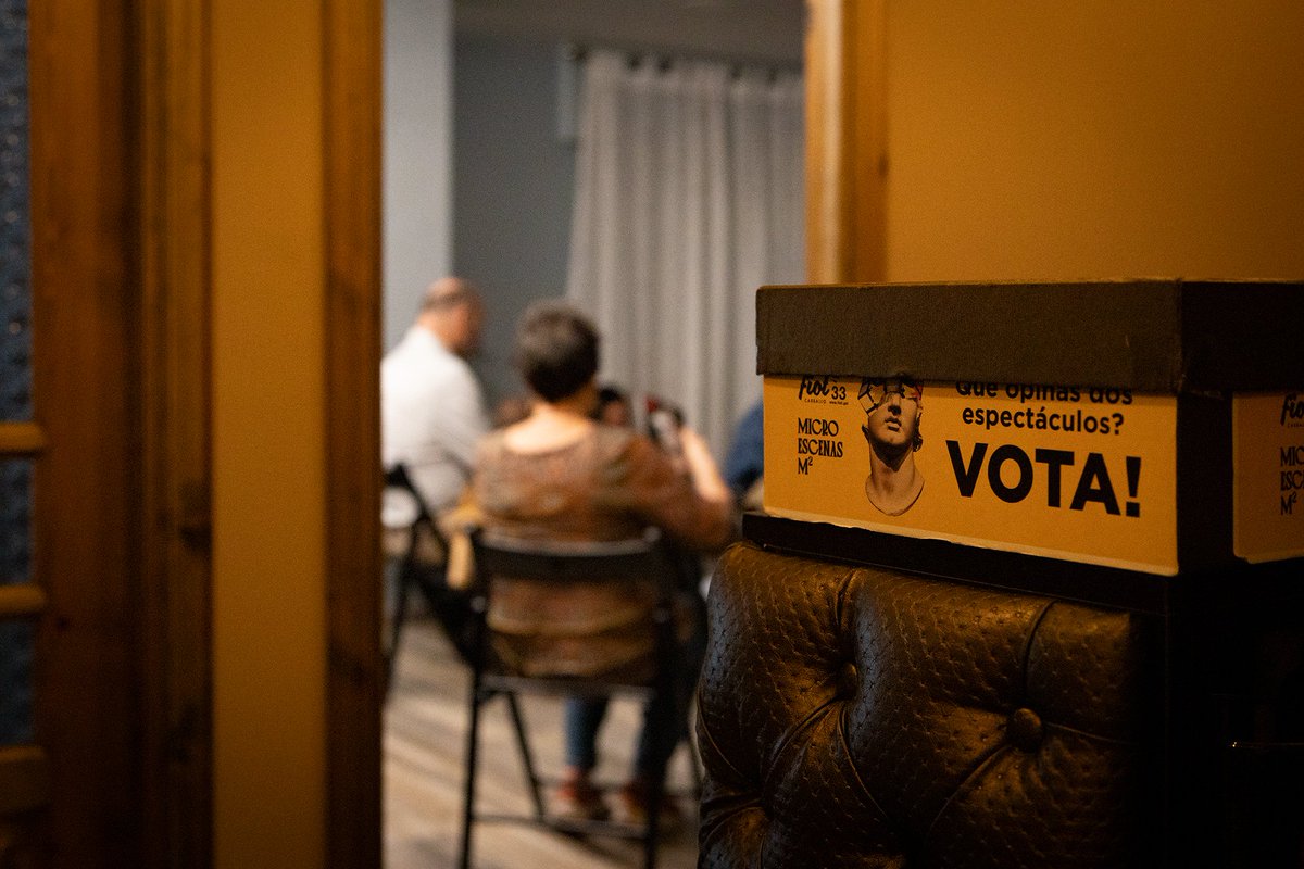 Como vai a creación da túa peza de microteatro? 🎭

📢 Tes ata o 20 de xuño para enviar a túa proposta ao IX Certame de Micro-Escenas Metro Cadrado!

📲 Bases e folla de inscrición: fiot.gal/convocatoria-c…