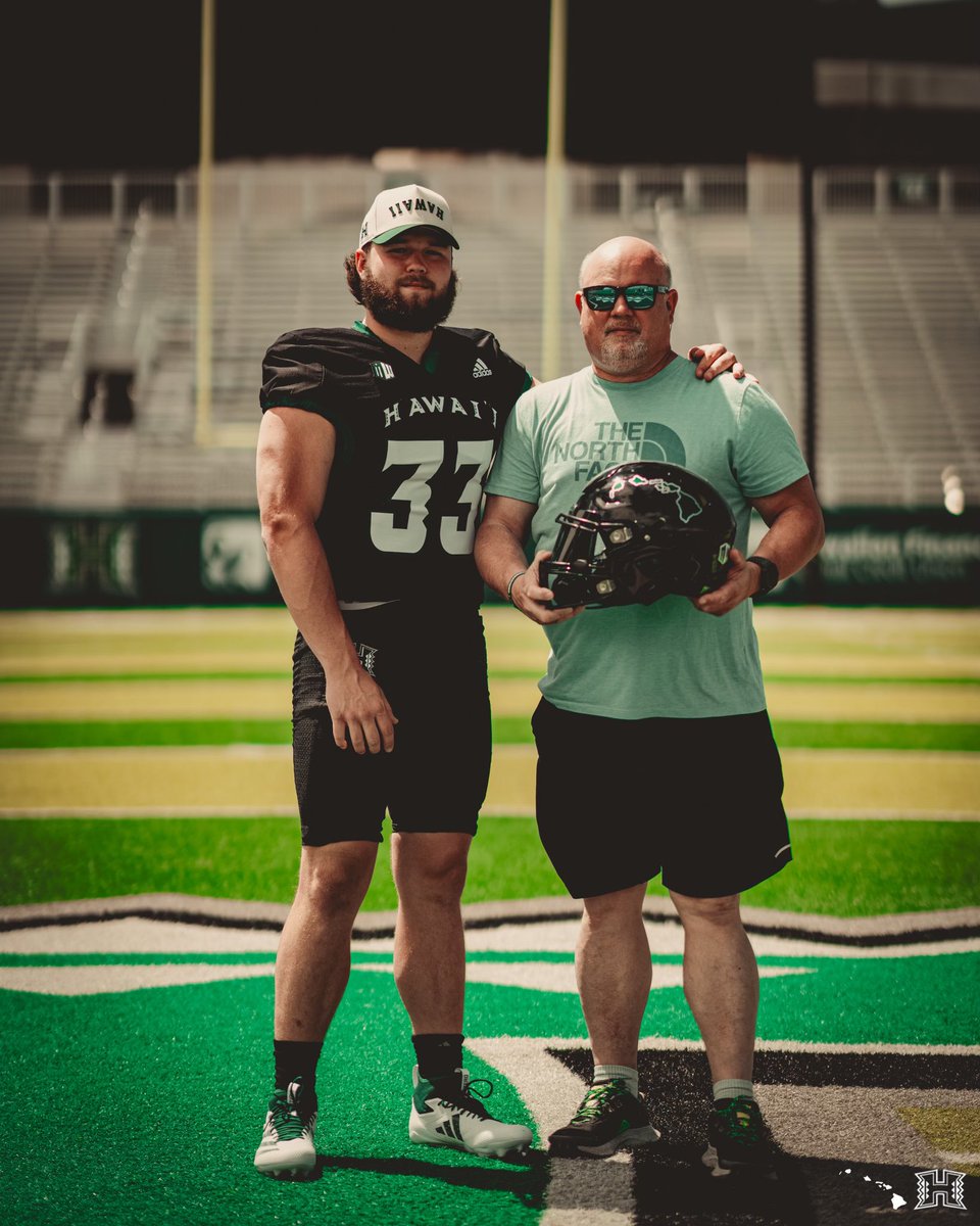 afcatm's tweet image. I am so excited for @JackMowrey1 and his new opportunity to play for @HawaiiFootball. God has provided your next step to reach your goals. Proud of you &amp;amp; Go be great! #snappingjack #alohajack #letsgobows🏈 🤙