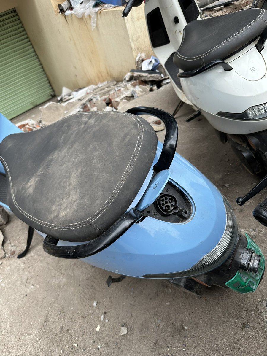 jaffa07007's tweet photo. @OlaElectric Is this the kind of service @OlaElectric promises?

I handed over my Ola S1 Pro 5 months ago, and this is how it looks now—dust-covered, damaged surroundings, and completely ignored. Zero updates. Zero care.

I’ve been patient long enough, but this is unacceptable. https://t.co/clByPsp0HC