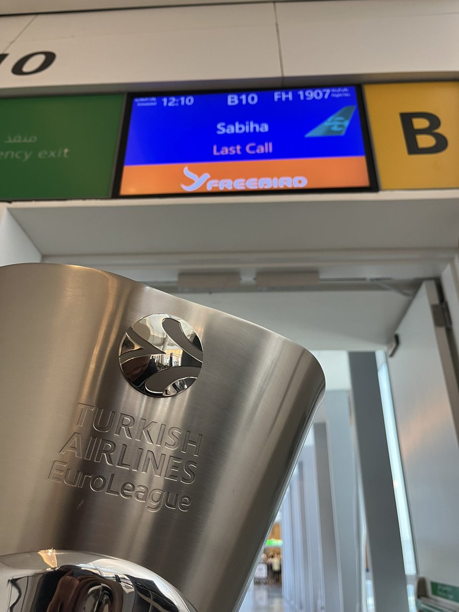 Avrupa Şampiyonu evine dönüyor! 💛💙🏆

#Yellow7egacy #EuroLeague