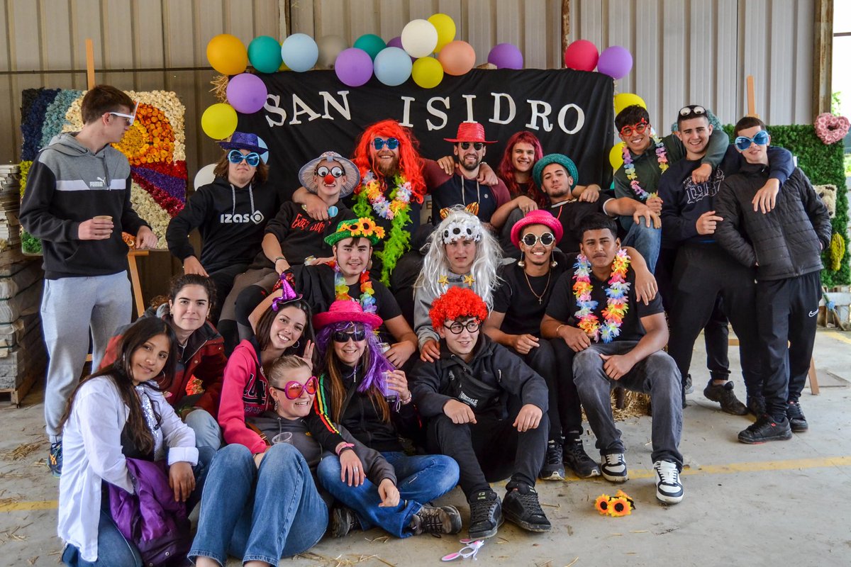 CIAgroforestal's tweet photo. 🌾 ¡ Así celebramos la Fiesta de #SanIsidro 🎉, patrón de los agricultores 🌿 en el CI Agroforestal

📸 Más fotos en nuestra redes: 📲 Síguenos en nuestra página de Facebook: https://t.co/XIUT4loOzp o en Instagram: https://t.co/v66XYAIKfS

#Pamplona #Iruña #Navarra #Nafarroa https://t.co/3sEZciYJsN