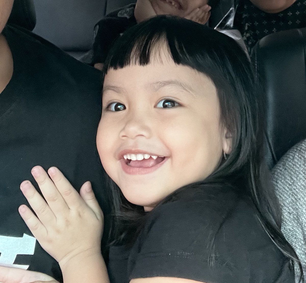 Hal terandom hari ini dari anak wedhok.

"Ibu aku mau pelihara babi dirumah"

😬🫠😃😭