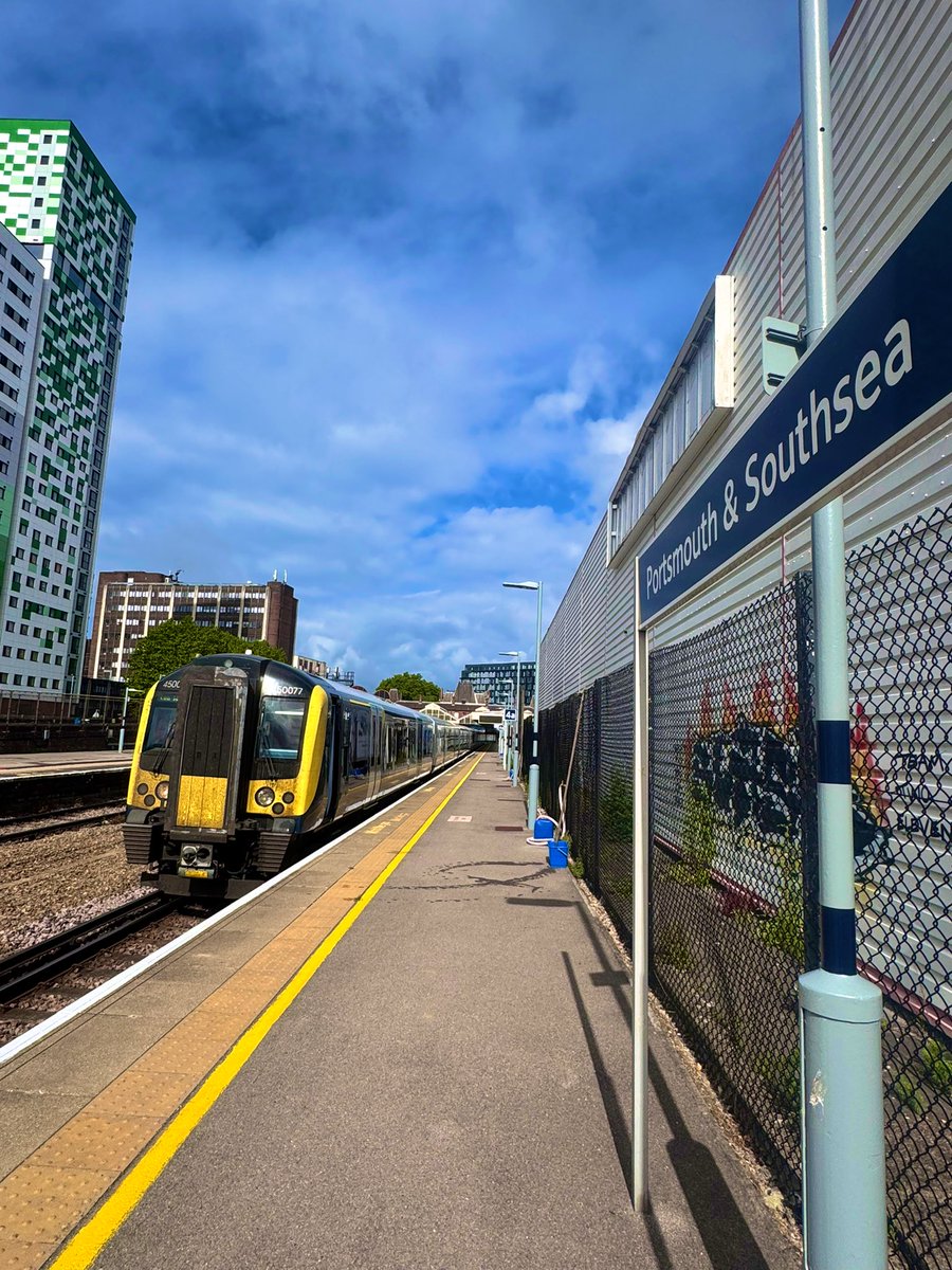 🗺️ Mark (@walshytravels) on Twitter photo She’s all prepped and ready to go (450077) on my first service with my new <a href="/transportgovuk/">Department for Transport</a> led employer; 🚂DFTO (GBR🇬🇧 ‘coming soon’) She’s all prepped and ready to go (450077) on my first service with my new <a href="/transportgovuk/">Department for Transport</a> led employer; 🚂DFTO (GBR🇬🇧 ‘coming soon’)