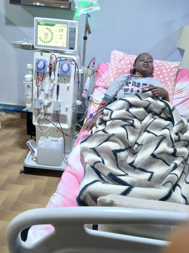 Boss_Bee_'s tweet photo. Help Cynthia  @RissihC  who has been diagnosed with end stage liver disease live again, no amount is too small🙏🏿

BANK DETAILs
Ambudu Cynthia Rissi 
0056544980 
Access bank.

Attached are letters from the hospital, pictures of her present self, and before the sickness. 
Kindly REPOST

#helpsavecynthia