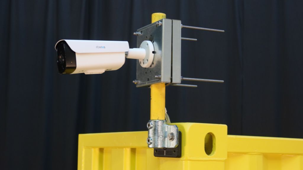 dominoclamps's tweet image. THIS or THAT? 👇

Secure your site, your way.

📸 THIS: Universal Shipping Container CCTV Kit - Up to 2 Cameras

💪 THAT: Heavy Duty Shipping Container CCTV Kit - Up to 4 Cameras

Which one suits your setup - Universal or Heavy Duty? 

#cctv #sitesecurity #shippingcontainers