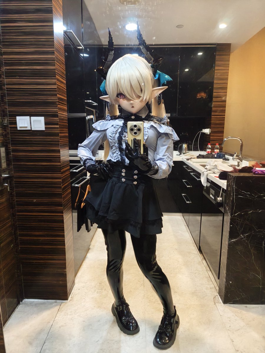 我宁愿听到残忍的回答，也不要再被耍

灵感： <a href="/ydh2101/">YD</a> 

#latex #kigurumi #乳胶