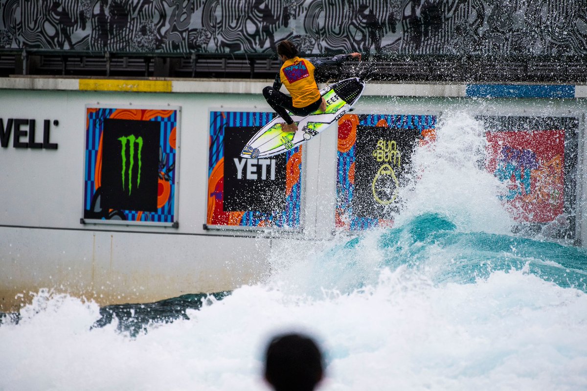 MonsterEnergyJP's tweet photo. 今年も静波サーフスタジアムで開催されたSTAB HIGH JAPAN🏄️☀
ハイライト映像をチェック😎🔥
DAY 1👉️https://t.co/OEgf25fK2L
FINAL👉️https://t.co/PzmLhD1BqD
#MonsterEnergy #Surfing #StabHigh https://t.co/5kdsqze7ES