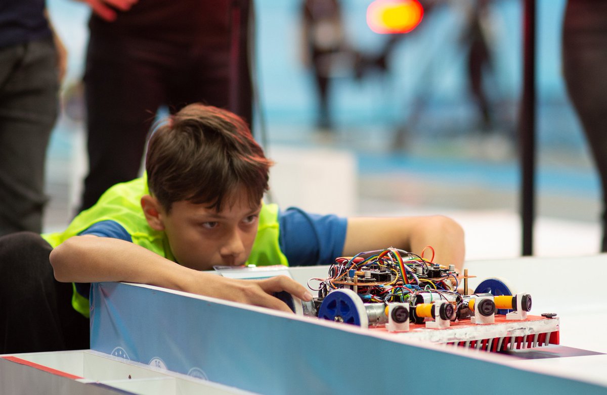 mebrobot's tweet image. 🤖 17. Uluslararası MEB Robot Yarışması "Köklerden Geleceğe Eğitim, Teknoloji, Üretim" temasıyla binlerce gencin hayallerine sahne oldu.

#MEBRobot