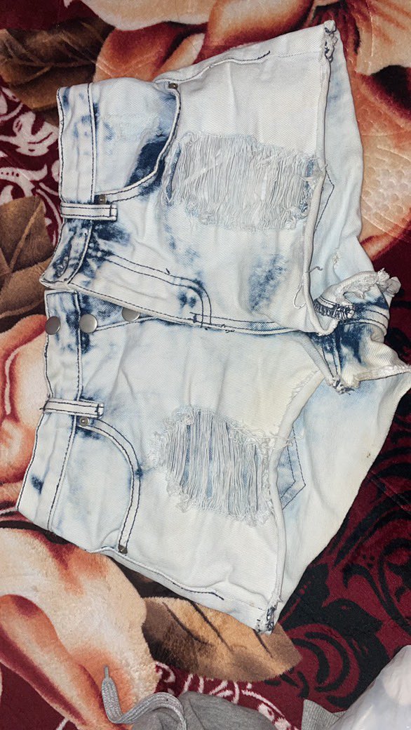 infinesmen's tweet photo. wts baju olahraga, hotpants, croptop
#preloved #zonauang️ https://t.co/ccIx6AX0W7