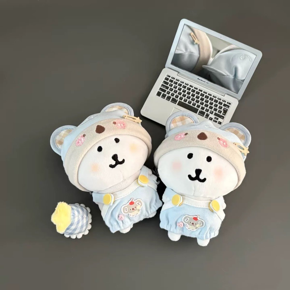 2wfo啦给大家抽个奖 玩推以后认识了好多有趣的人 谢谢你们愿意和我玩🥺
1.kistoy穿戴玩具 不是推广是真的亲测好用🤲🏻 只在女孩子里抽 可以折现188 
2.自嘲熊玩偶✖️1
3.疯狂星期四v50✖️2
4.奶茶✖️5
5.免🚪一位
转发评论点赞参与 周四开奖~