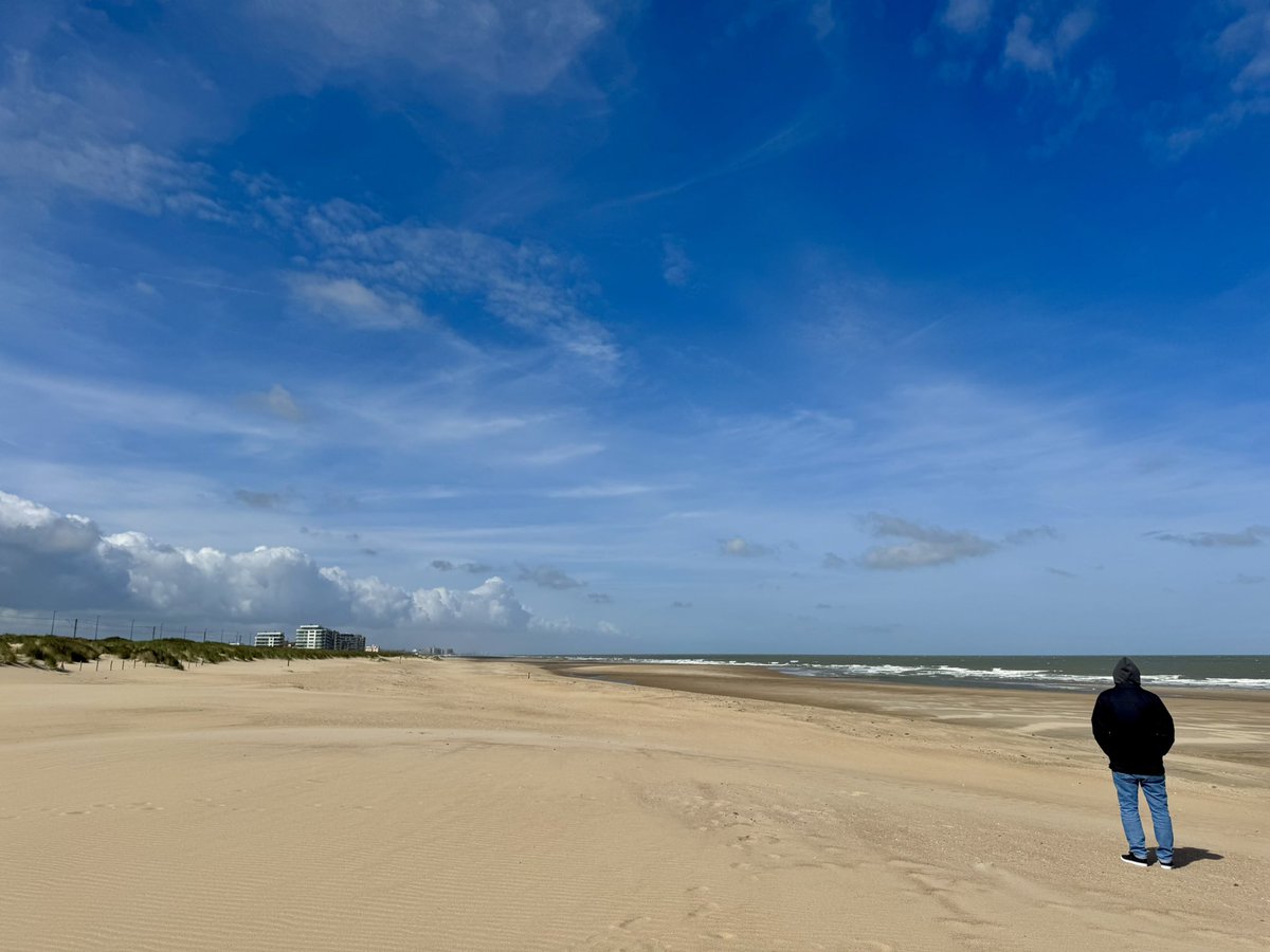 ChmMini's tweet photo. #vrtweer 
@frankdeboosere
@sabinehagedoren
@DoediesZot
@meteoBram
#noodweerbenelux 
Chinni Mei - 8400 Oostende - 26 mei 2025- respectievelijk 10u20 &amp; 10u27 https://t.co/WdUjme0ohW