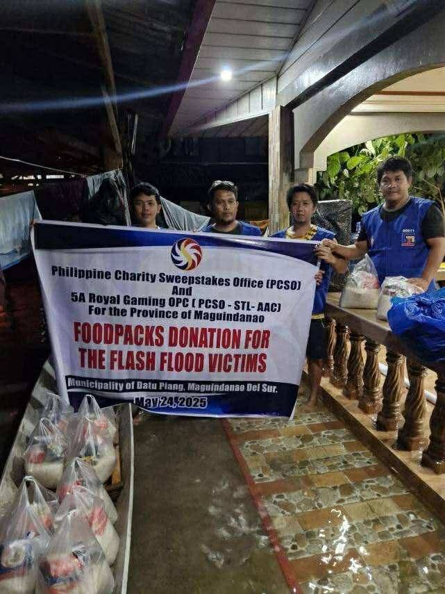 coachjarret's tweet image. Wala ng arte-arte pagdating sa pagbigay ng tulong. Yan ang Bagong Pilipinas. 1st to the scene ang PCSO sa Maguindano del Sur para tumulong sa mga biktima netong nakaraang pagsalanta ng baha sa Mindanao. 

Bagong Pilipino para sa Bagong Pilipinas!

#Philippines #marcosadmin…