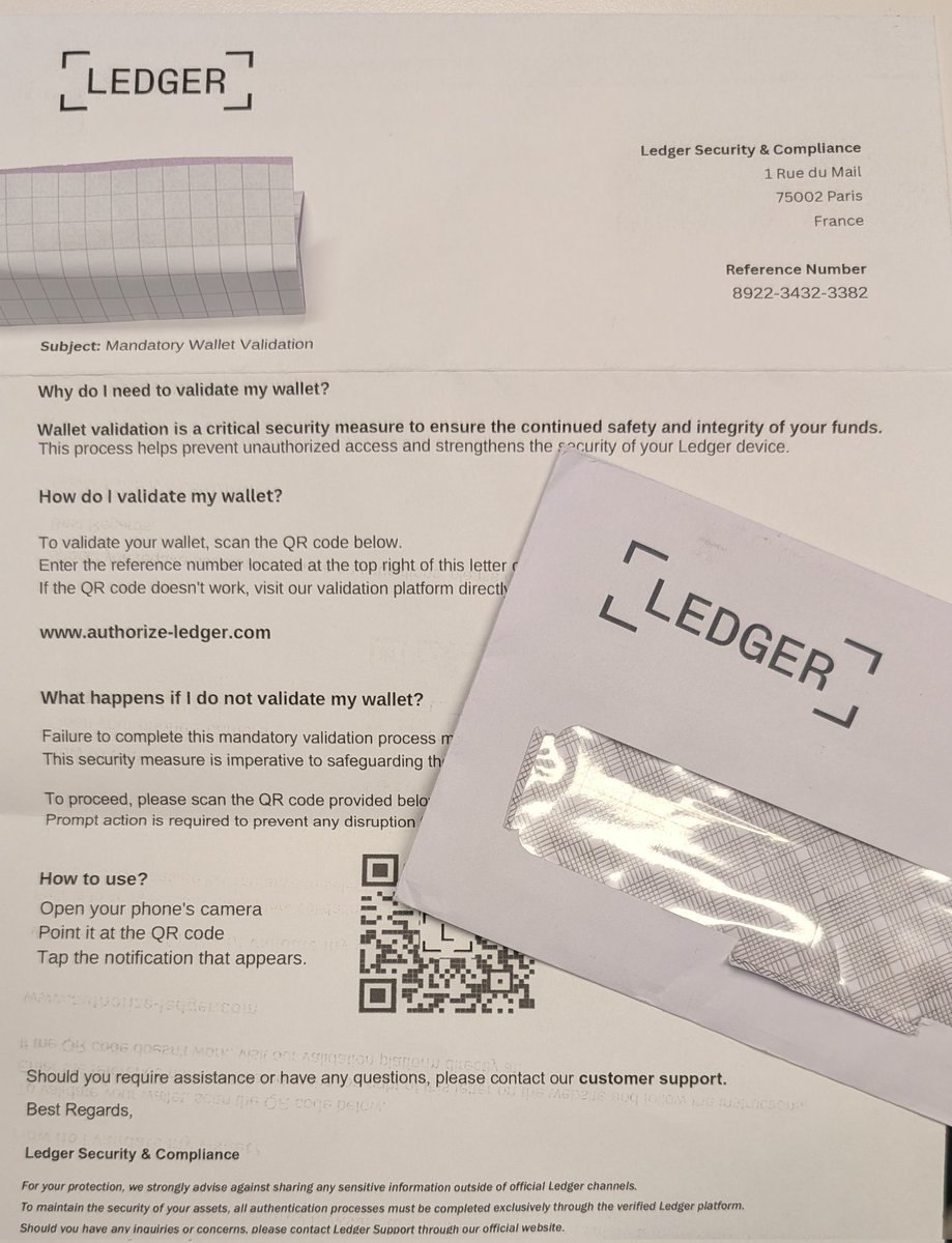 Crypto__Goku's tweet photo. ❌ Les criminels lancent plusieurs campagnes d'arnaques ciblant les utilisateurs de Ledger.

➡️ De fausses lettres envoyées aux détenteurs de @Ledger aux Etats Unis.
Ces lettres annonçent une « mise à jour de sécurité urgente et critique  » et demandant aux utilisateurs de scanner un code QR et de fournir leur seed phrase.

➡️ Une fausse application Ledger Live ciblant les utilisateurs de macOS, qui remplace la véritable application par une fausse version qui demande aux utilisateurs de saisir leur seedphrase. 

➡️ Des attaques sur Discord, avec un compte de modérateur du serveur Discord officiel de Ledger qui a été compromis récemment. 

➡️ Du phishing sur X, telegram ou encore reddit, avec un utilisateur qui a signalé en janvier dernier avoir perdu 15 000 $ après avoir saisi sans le savoir sa seedphrase dans une fausse application partagée sur la plateforme.

Ledger ne vous demandera jamais votre seedphrase, que ce soit par téléphone, SMS ou quelconque autre moyen.

Soyez vigilant ! 🙏