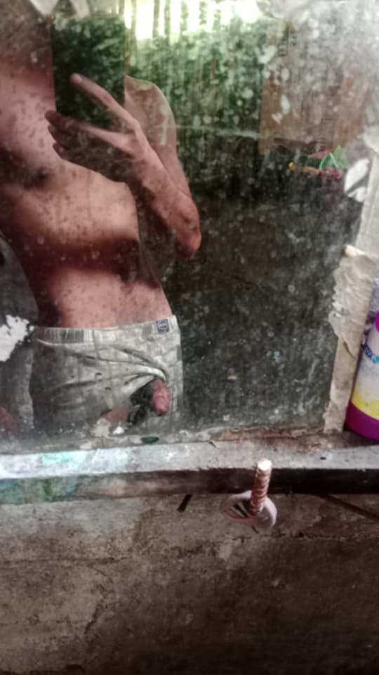 Yung kapitbahay mong nasa province nag babalasyon tapos miss niya daw bibig ko kaya ayan.. nag send pa ng pic... 

#AlterCebu #alterbagets