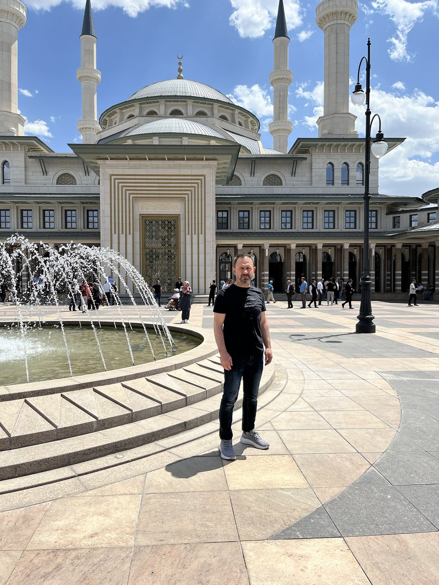 GrselDemir's tweet photo. Rıza yolunda biraz cefa gördük diye 'RAHMAN'a naz mı edeceğiz. 

El-Habir
Allah haberdardır her hali bilendir Onun ilmi olmadan yaprak kıpırdamıyor,mümkünmü ki senden benden habersiz olsun.O biliyor O bana yeter…. https://t.co/MUIdEJstlo