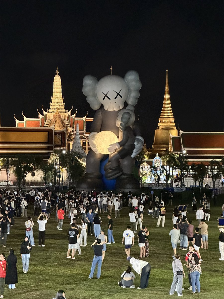 แวะไปทำกิจกรรมที่คนในเมืองเค้าทำกัน 
แต่ติดที่ว่าต้องไปคนเดียว เหงานิดหน่อย 
แต่ก็สงบดี