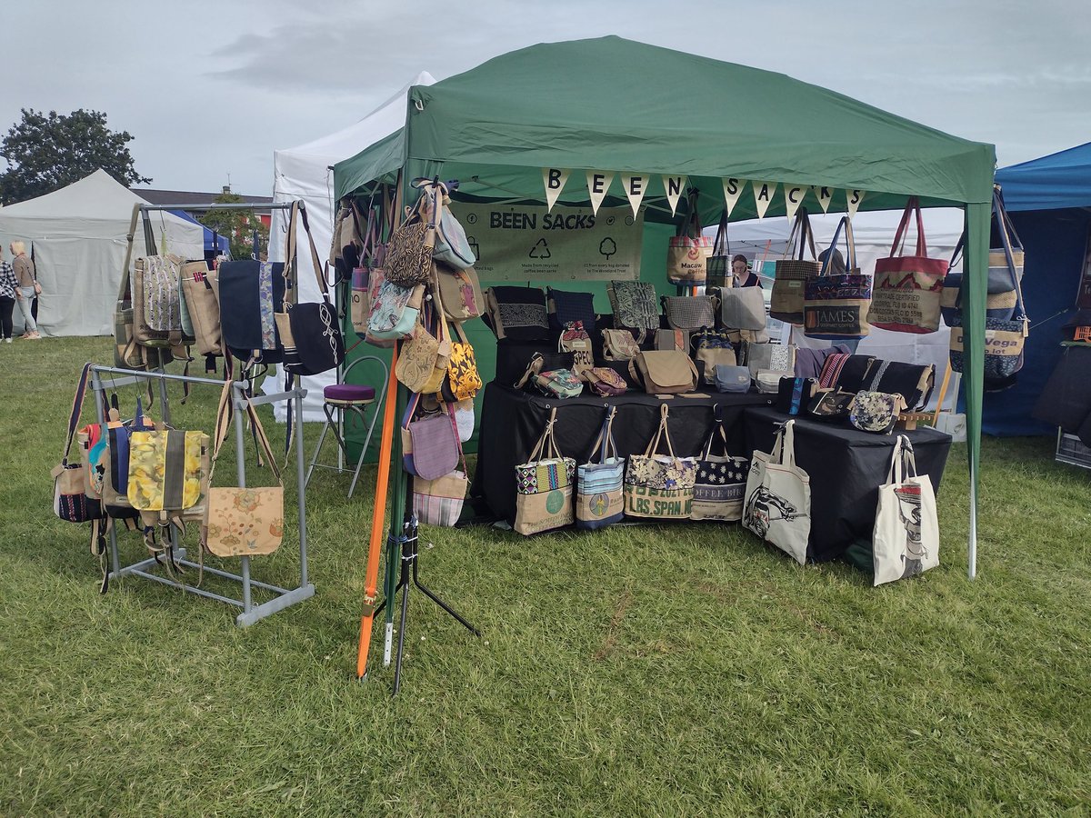 BeenSacks's tweet image. All ready for day 2 of the Aberaeron Plant and Craft Fair. Pop along and say hi/shwmae if you're in the #Aberaeron area. #MHHSBD