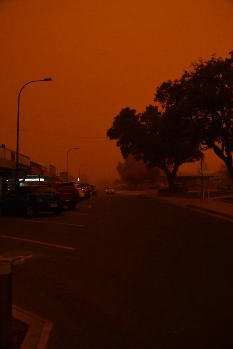 factsprime35's tweet image. DUST STORM HITS Loxton, South Australia! 

Visibility &amp;amp; air quality severely impacted. 

🇦🇺 #DustStorm #Loxton #SAweather