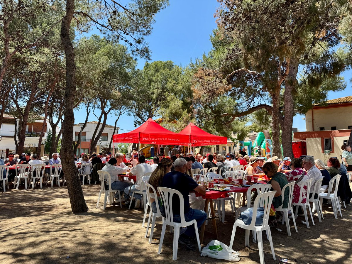 Constantí Ràdio (@constantiradio) on Twitter photo #Constantí acull la I Festa de la Rosa del Camp de Tarragona: constantiradio.cat/news/id/radioc… <a href="/PSCConstanti/">PSC Constantí /❤️</a> #Constantí acull la I Festa de la Rosa del Camp de Tarragona: constantiradio.cat/news/id/radioc… <a href="/PSCConstanti/">PSC Constantí /❤️</a>