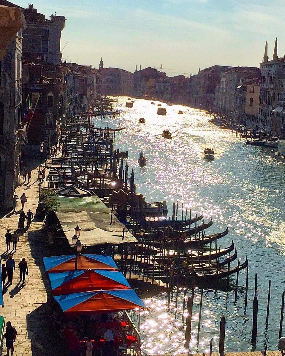 lagatta4739 (@lagatta4739) on Twitter photo <a href="/teatrolafenice/">Teatro La Fenice</a> #Buongiorno 🌷🍃☀️
<a href="/teatrolafenice/">Teatro La Fenice</a> 💕🎶
La musica può nominare l'innominabile e comunicare l'inconoscibile.
Leonard Bernstein🖌️
Venezia☀️#Grandcanal <a href="/teatrolafenice/">Teatro La Fenice</a> #Buongiorno 🌷🍃☀️
<a href="/teatrolafenice/">Teatro La Fenice</a> 💕🎶
La musica può nominare l'innominabile e comunicare l'inconoscibile.
Leonard Bernstein🖌️
Venezia☀️#Grandcanal