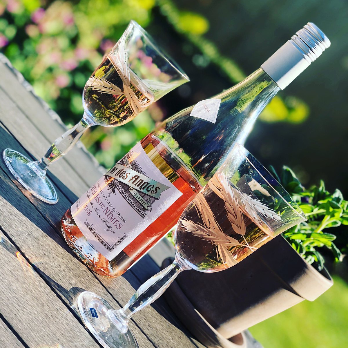 VI_Creative's tweet image. BANK HOLIDAY VIBES 🏖️

To all the…
🎶 Music lovers
🛠️ DIY pros
🌸 Green-fingered gardeners
🚗 Petrol heads
🔥 BBQ legends
🏄‍♂️ Sunseekers
🎒 Hikers
🎨 Artists &amp;amp; makers

Make this one count. Do long weekends your way 😎

#BankHolidayVibes #CreativeLives #TeamVI #InspoEverywhere