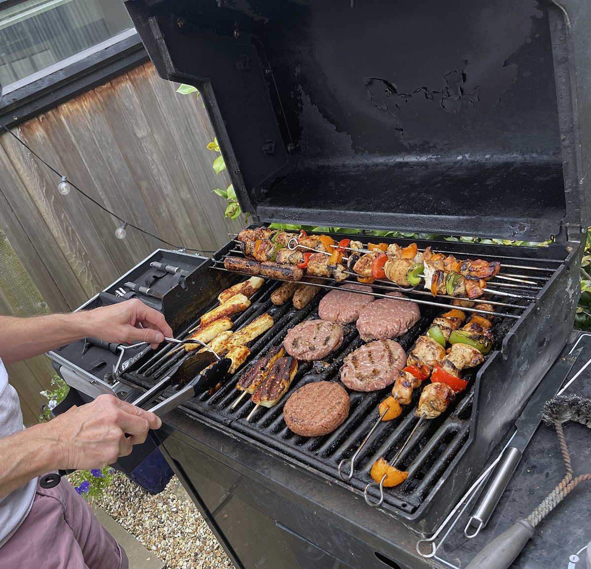 VI_Creative's tweet image. BANK HOLIDAY VIBES 🏖️

To all the…
🎶 Music lovers
🛠️ DIY pros
🌸 Green-fingered gardeners
🚗 Petrol heads
🔥 BBQ legends
🏄‍♂️ Sunseekers
🎒 Hikers
🎨 Artists &amp;amp; makers

Make this one count. Do long weekends your way 😎

#BankHolidayVibes #CreativeLives #TeamVI #InspoEverywhere