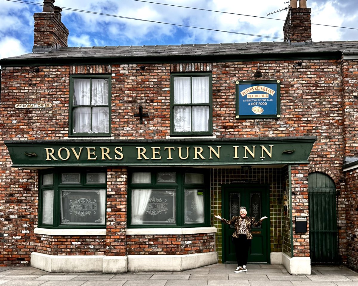 #Corrie …. Think I might give Carla a call about the Rovers sale! Sorry Jenny! ❤️
