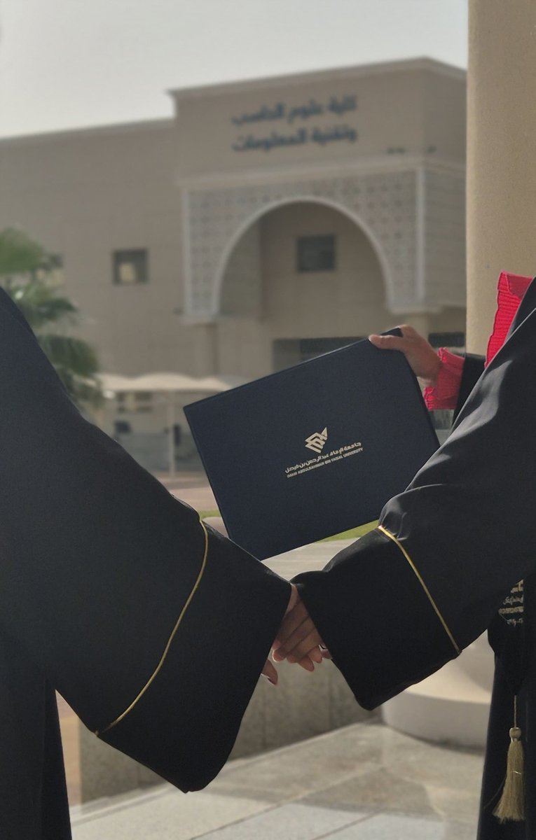 NoufCYS's tweet photo. وانتهت الرحلة…🎓
بخيرِ الرفاق، وخيرِ الأيام. https://t.co/wzT2VDuzEy