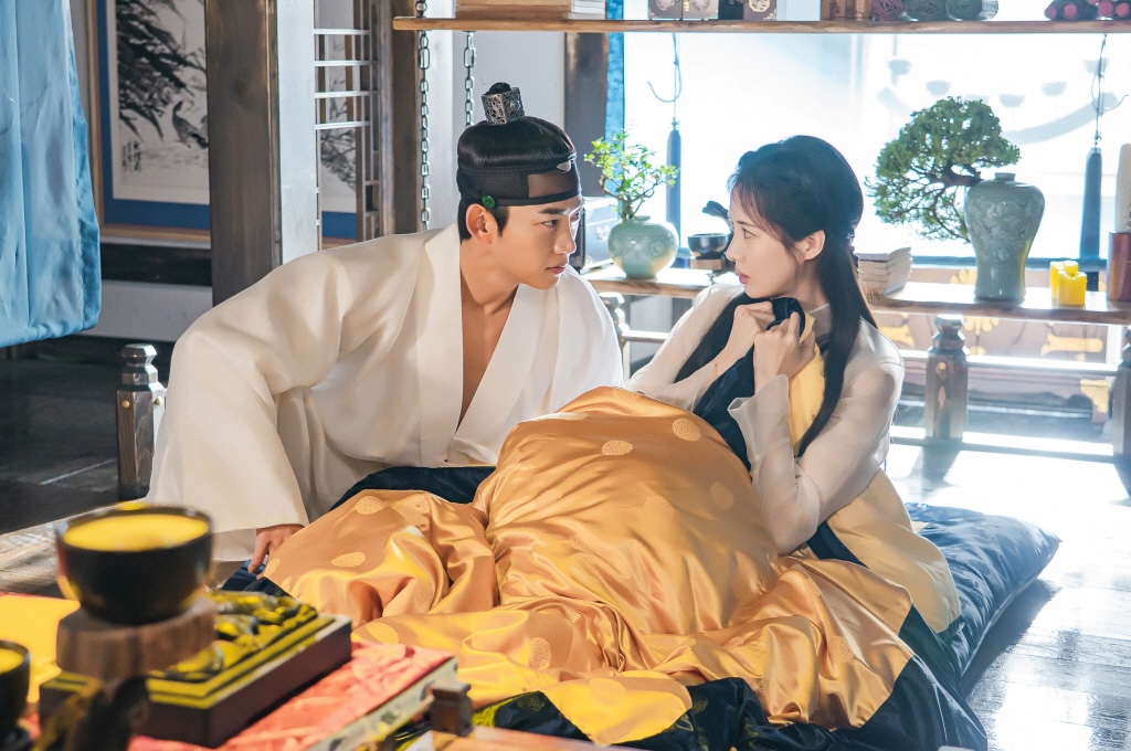 soompi's tweet photo. Girls' Generation's #Seohyun And 2PM's #Taecyeon Rewrite Their Story In New Drama “#TheFirstNightWithTheDuke”
https://t.co/brk0lfaLKe https://t.co/A07P4ueZuD