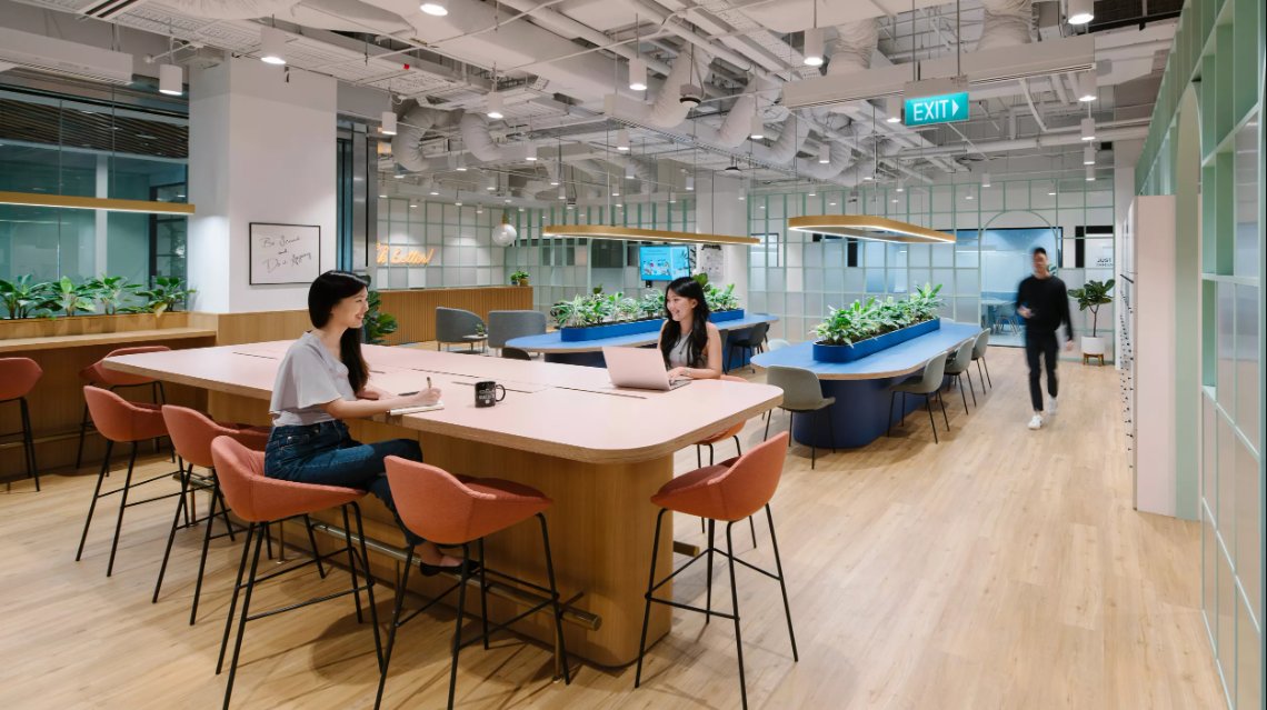 📍 SPACE OF THE WEEK

Located in #Singapore's iconic Chinatown, this #officespace is set in a new building and features a large event space, well-furnished meeting rooms, a gaming zone, and numerous elegantly designed communal areas.

Learn more: savi.li/6013S5Gvz