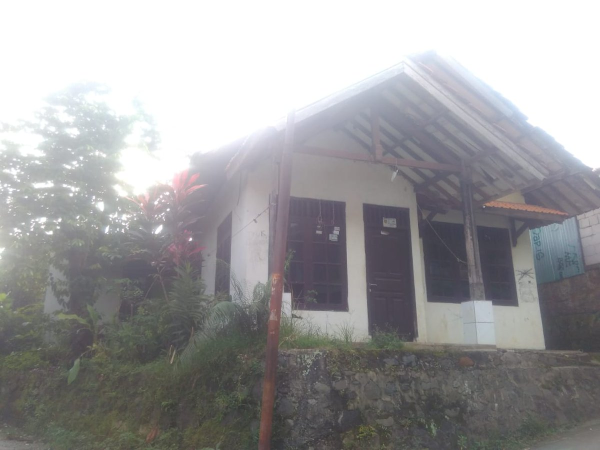 Rnldymuhammad's tweet photo. @rizkidwika Barangkali berminat. Luas tanah 120. LB 80. Harga 350. Rumah di cibinong bogor. https://t.co/MWCLsai0F2