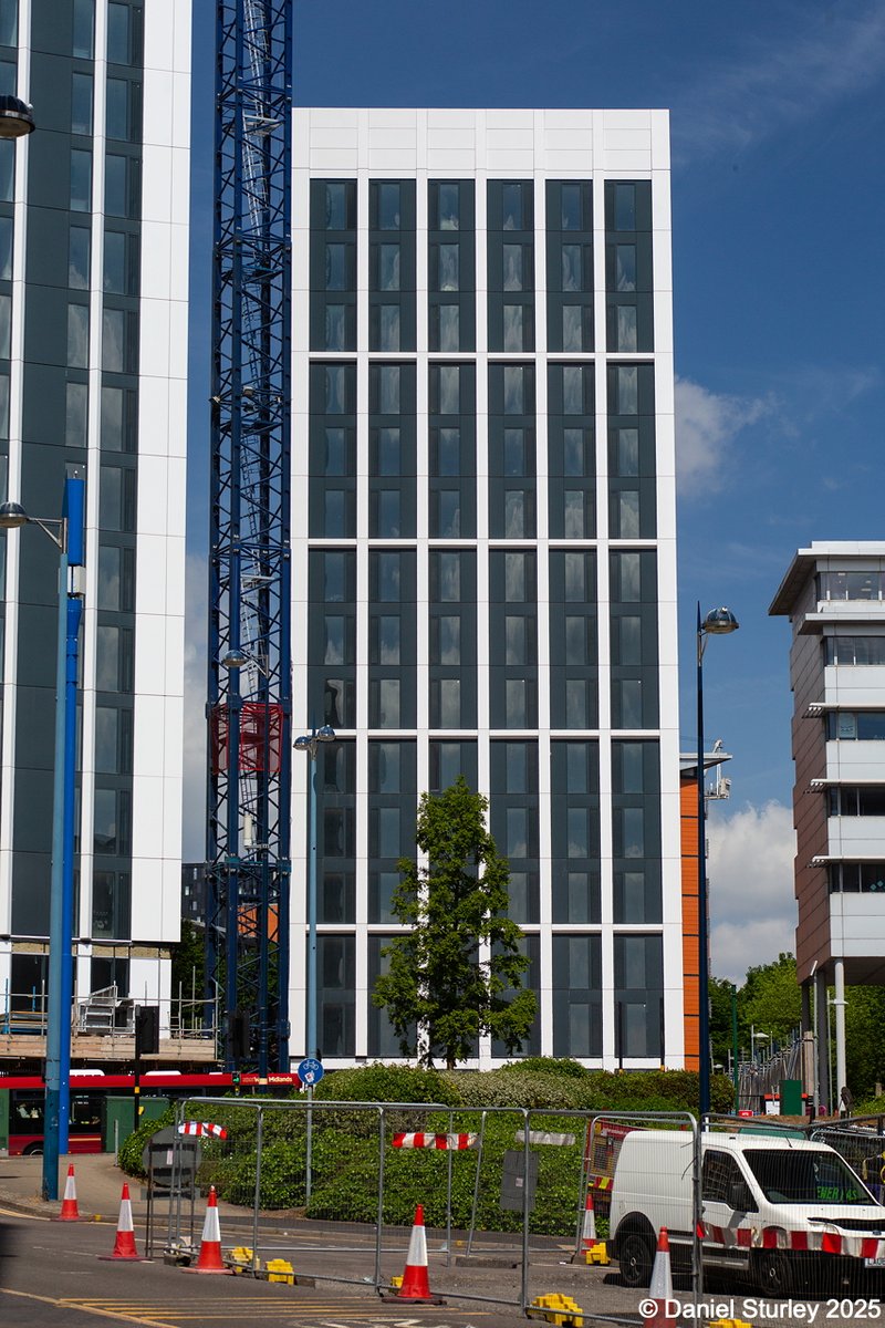Daniel_Sturley's tweet photo. #Birmingham UK, 4 from the #construction of One Eastside π
#BirminghamWeAre #NearlyFinished
#SkyScraperTwo
#Architecture
#Photography https://t.co/2lUAWByOBm
